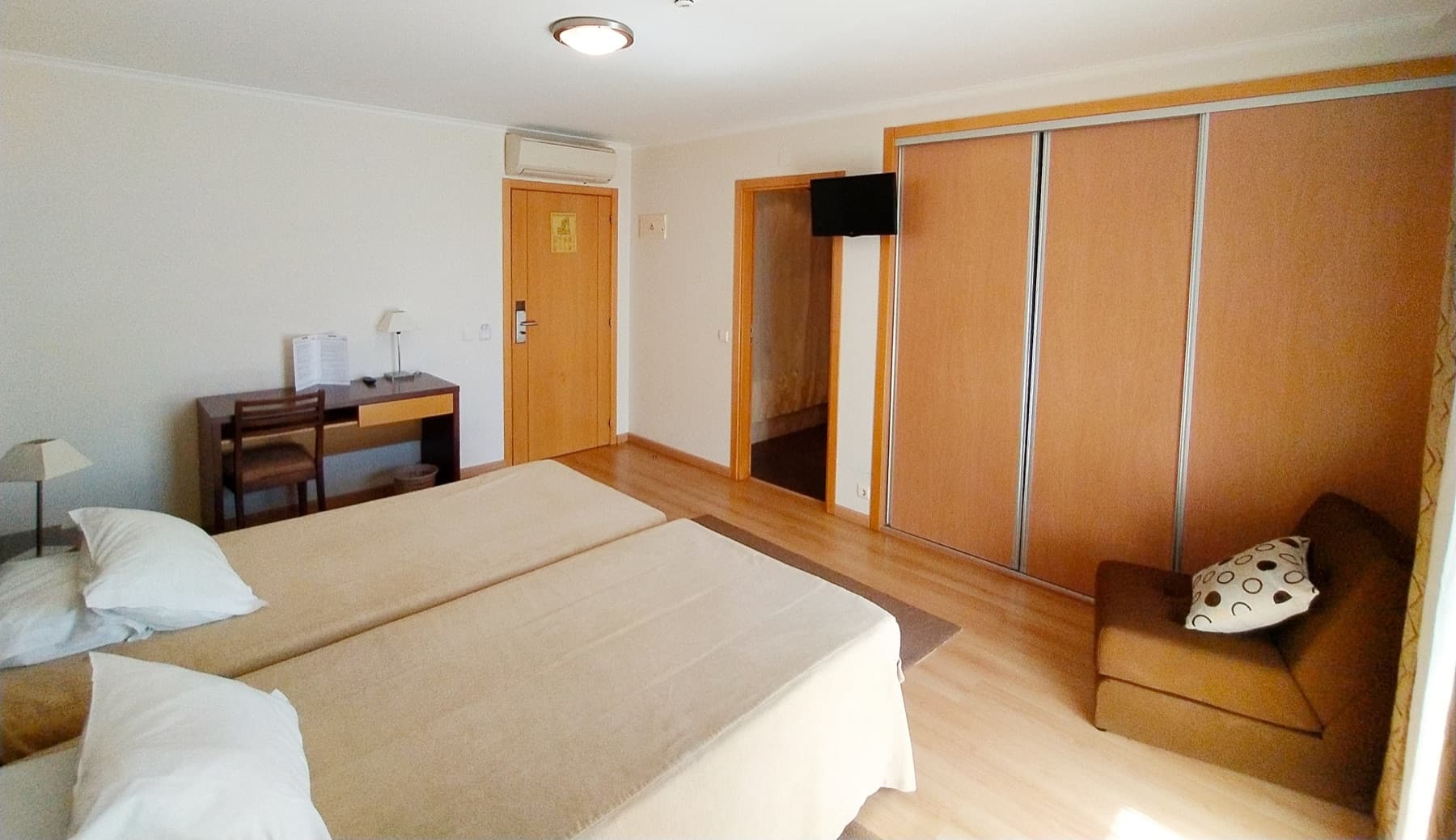 Quarto Individual com Varanda