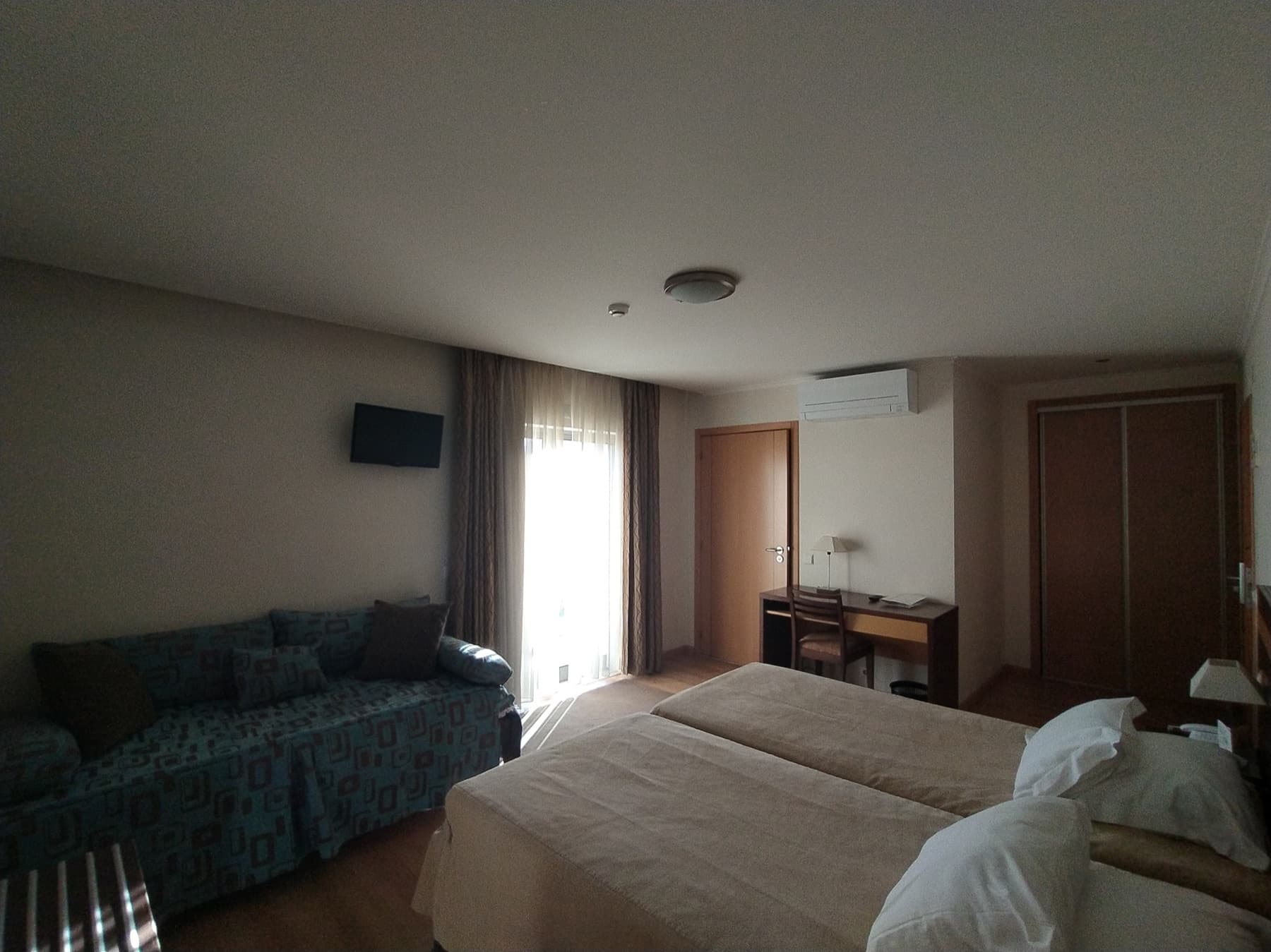 Quarto Twin com Varanda